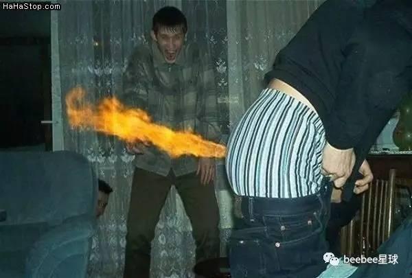 打光屁股视频,揭秘网络恶搞现象背后的社会思考