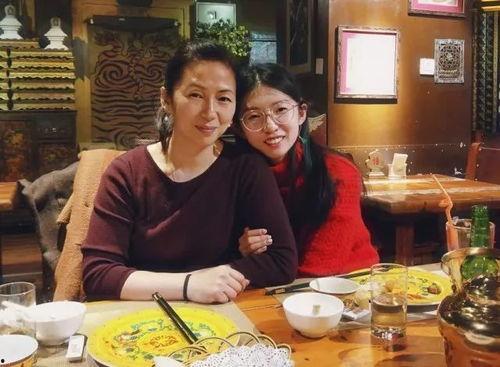 一家人吃瓜爆料,一家人的吃瓜爆料大揭秘