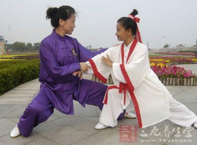 杨式太极拳85式视频,传承经典，动静相宜的养生之道