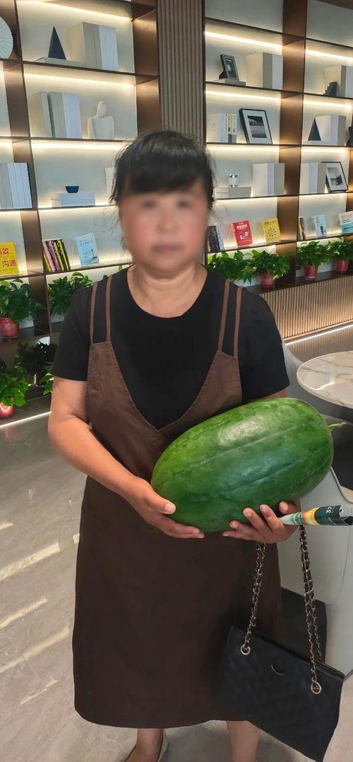 今日吃大瓜张玉,揭秘娱乐圈的“大瓜”传奇