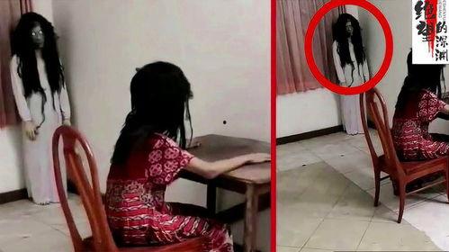 女生尿裤子视频